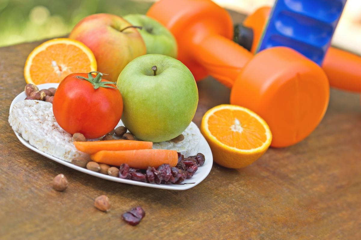 image fruits pommes oranges alimentation équilibrée